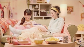 iOS/Android「ラブライブ！スクールアイドルフェスティバル」の実写TVCMが放送開始―園田海未役の三森すずこさんと矢澤にこ役の徳井青空さんが出演！の画像1