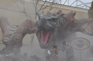 “高級耳栓”じゃ防げない！？ティガレックスの大咆哮に辻本プロデューサーも興奮！スターネコ装備のアイルーや自由すぎるミニ・ババコンガにも会える「モンスターハンター・ザ・リアル 2014」プレスプレビューレポートの画像23