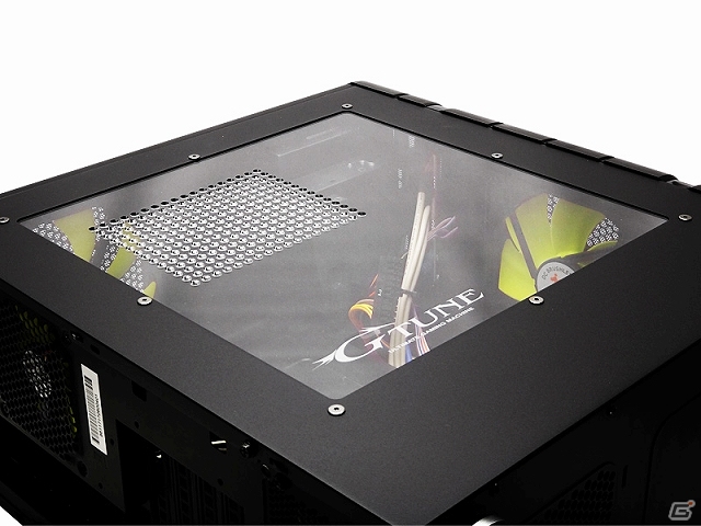 G-Tune、ゲーミングPC「NEXTGEAR-MICRO」のサイドパネルのカスタマイズサービスが開始―G-Tuneロゴ、「G-Tuneちゃん」デザインの2種類で用意の画像2