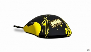 “Na`Vi”とタイアップしたゲーミングマウス「Sensei［Raw］Navi Edition」＆ゲーミングマウスパッド「QcK+ Fnatic（Asphalt Edition）」が発売の画像1
