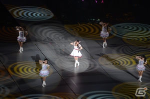 “つなぐ”をテーマに行われた多彩なパフォーマンスの数々―サプライズゲストとして日高愛役・戸松遥さんも登場した「THE IDOLM@STER M@STERS OF IDOL WORLD!!2014」レポートの画像30