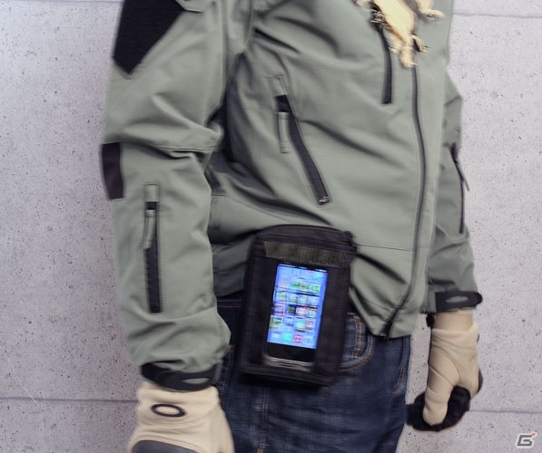BSAA隊員の装備をモチーフにしたスマートフォンケースなどの「バイオハザード」グッズが3月下旬より順次発売の画像18