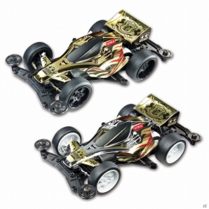 ミニ四駆クレーンゲーム専用景品第7弾は「スーパーアバンテ LEGEND STYLE」！ゴールド＆シルバーメタリック仕様で8月中旬より順次投入の画像1
