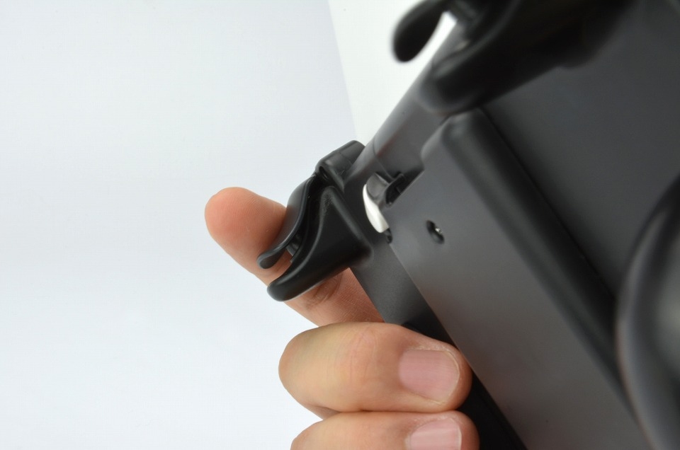 手の大きさに合わせて大きさが選べる―3DS LL用「ダブルグリップ3DLL」が8月21日に発売の画像4