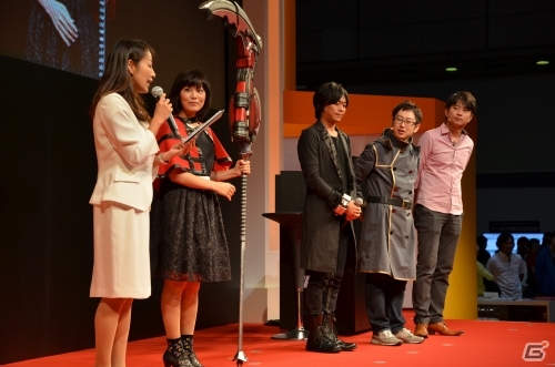 【TGS 2014】新キャラ「リヴィ」を演じる金元寿子さん、どうなるジュリウス！？な浪川大輔さんも登壇した「ゴッドイーター2 RB＆GE5周年ステージ」の模様を紹介の画像1