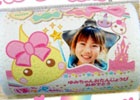 「ほっぺちゃん」デザインのプリントロールケーキが発売―要望により写真＆メッセージなどもプリント可能