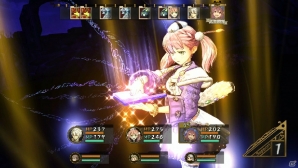 PS Vita「エスカ＆ロジーのアトリエ Plus ～黄昏の空の錬金術士～」“入り乱れ”で楽しめるバトルをおさらい―初回特典、プレミアムボックスで手に入る衣装もチェック！の画像3