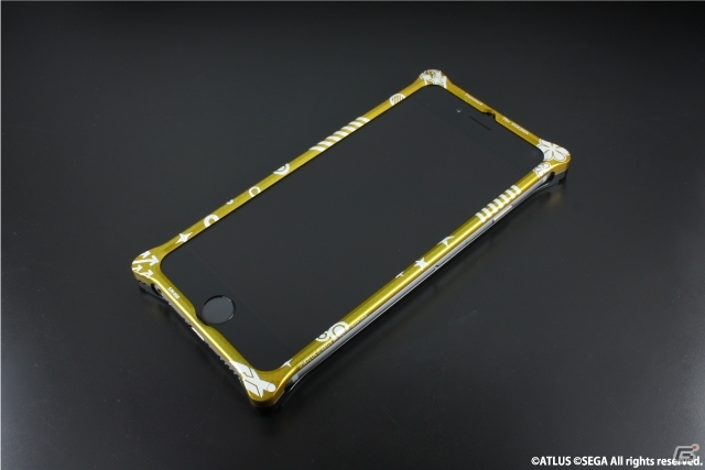 「ペルソナ4 ザ・ゴールデン」ジュラルミンiPhone6ケースが受注開始―八十神高校の校章をレーザー刻印したイヤホンジャックが付属の画像2