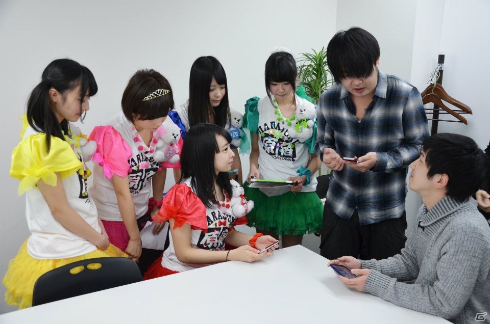「アイパラ！IDOL PARADISE」コラボレーションを記念してアイドルユニット「神宿」がGamer編集部に来訪！サイン色紙＆チェキをGamer読者にプレゼント！の画像3