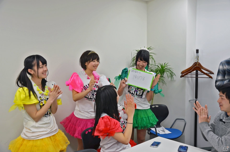 「アイパラ！IDOL PARADISE」コラボレーションを記念してアイドルユニット「神宿」がGamer編集部に来訪！サイン色紙＆チェキをGamer読者にプレゼント！の画像5