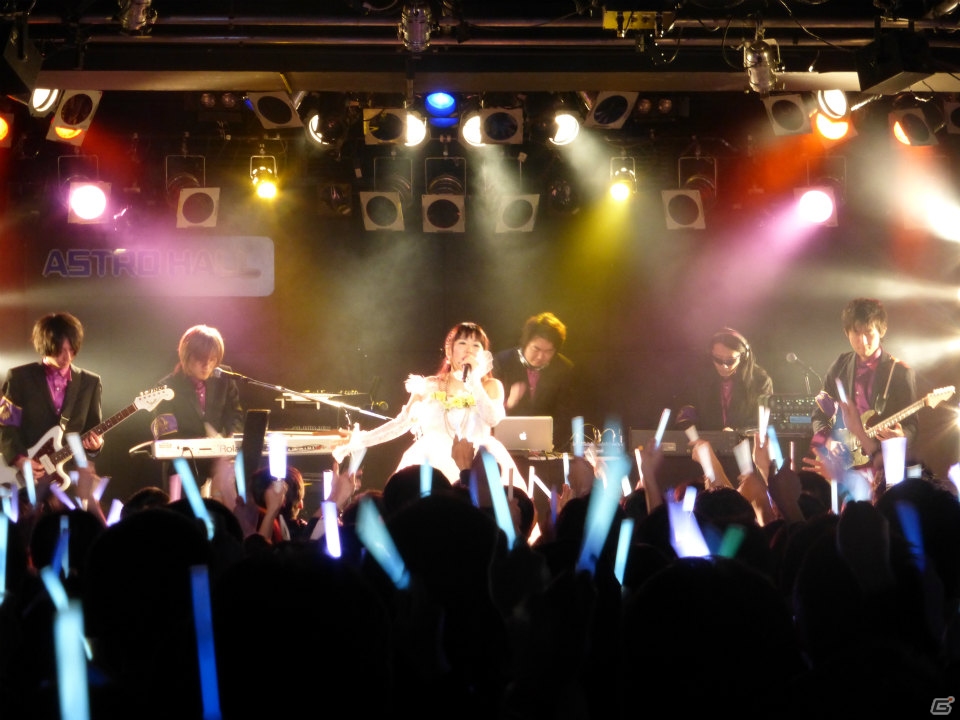 「INTI CREATES FAN FESTA 2015」で開催された「蒼き雷霆 ガンヴォルト」のライブイベント「SUMERAGI GROUP PRESENTS MORPHO SUPER LIVE」の模様を紹介の画像2