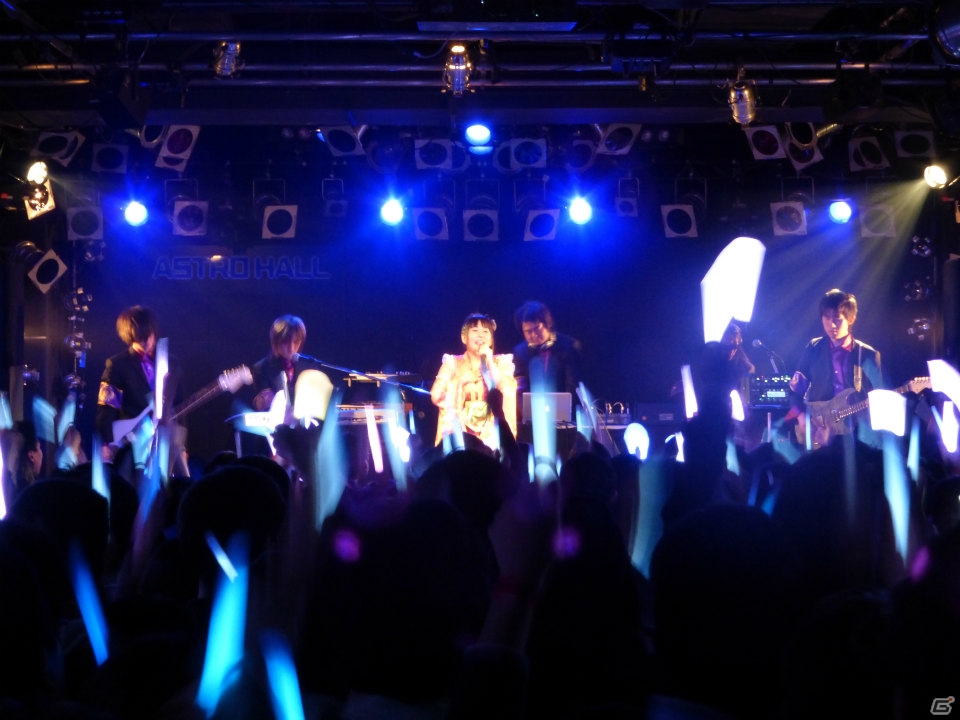 「INTI CREATES FAN FESTA 2015」で開催された「蒼き雷霆 ガンヴォルト」のライブイベント「SUMERAGI GROUP PRESENTS MORPHO SUPER LIVE」の模様を紹介の画像6