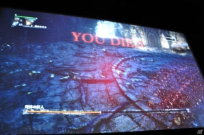 PS4「Bloodborne」完成発表会をレポート―巨大シアタースクリーンを使ったデモプレイ＆金子ノブアキさんが挑戦するTV番組も放送決定の画像38