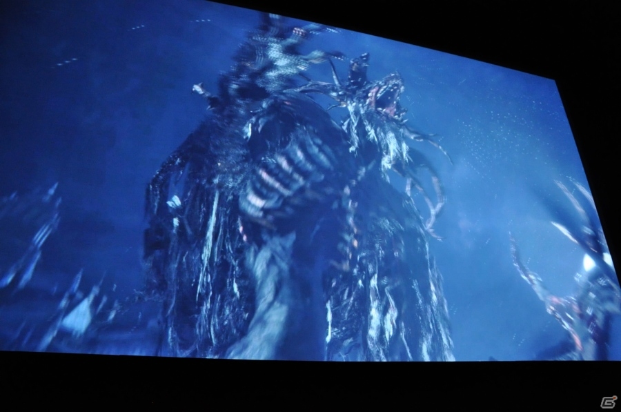 PS4「Bloodborne」完成発表会をレポート―巨大シアタースクリーンを使ったデモプレイ＆金子ノブアキさんが挑戦するTV番組も放送決定の画像19
