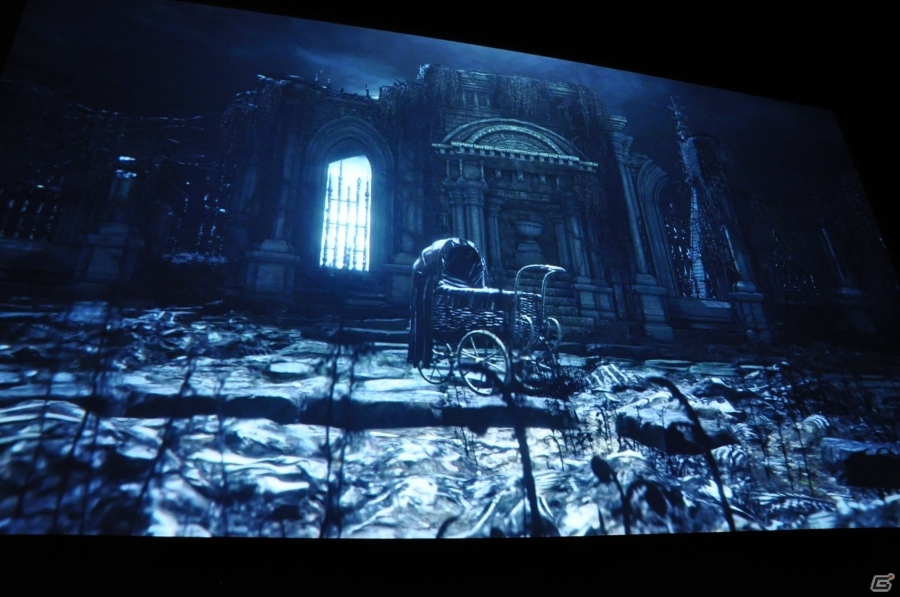 PS4「Bloodborne」完成発表会をレポート―巨大シアタースクリーンを使ったデモプレイ＆金子ノブアキさんが挑戦するTV番組も放送決定の画像21