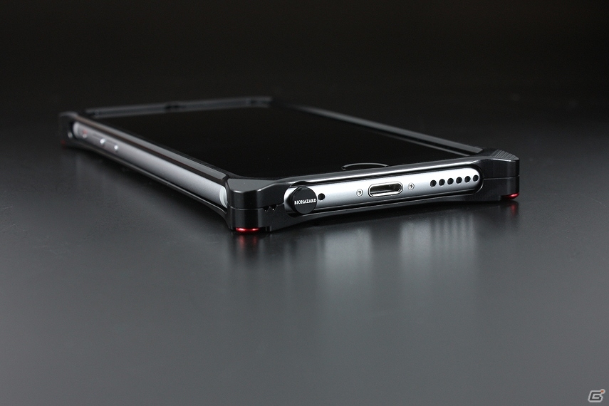 「バイオハザード」×「GILD design」のコラボiPhone6ケースが3月19日に発売―バリーモデルのサムライエッジを彫刻したジェラルミン製の画像5