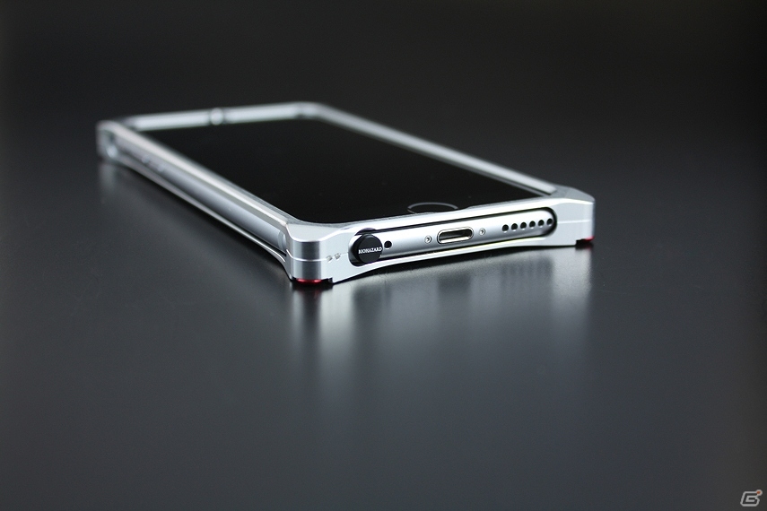「バイオハザード」×「GILD design」のコラボiPhone6ケースが3月19日に発売―バリーモデルのサムライエッジを彫刻したジェラルミン製の画像6