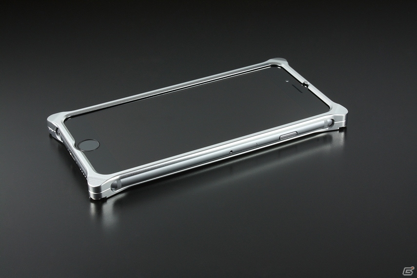 「バイオハザード」×「GILD design」のコラボiPhone6ケースが3月19日に発売―バリーモデルのサムライエッジを彫刻したジェラルミン製の画像8