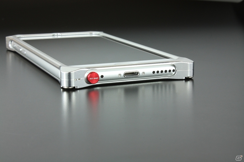 「バイオハザード」×「GILD design」のコラボiPhone6ケースが3月19日に発売―バリーモデルのサムライエッジを彫刻したジェラルミン製の画像9