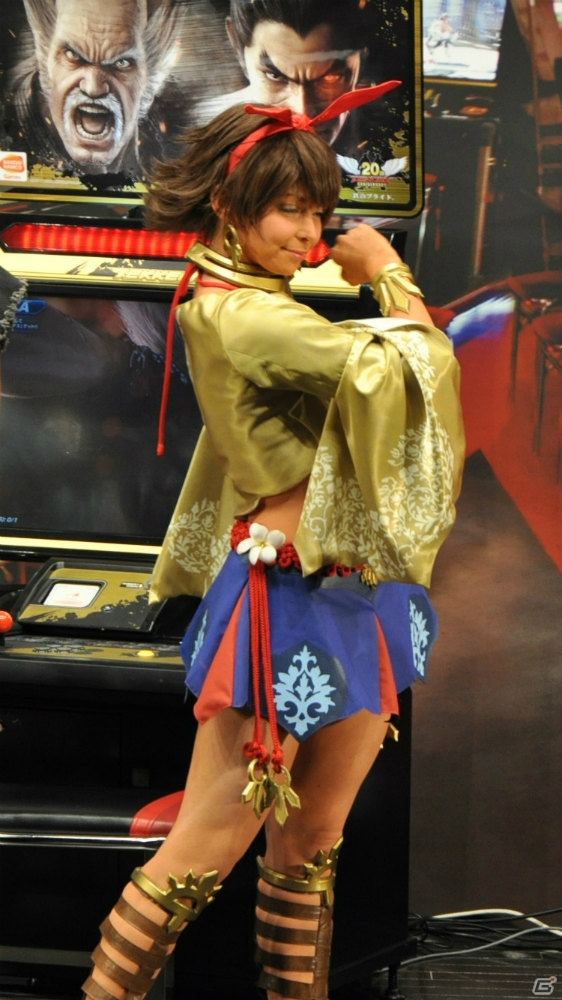 シャヒーンのコスプレをしたアメザリの平井さんが登場！？「鉄拳20周年プロモーションイベント第三弾」の模様をレポートの画像16