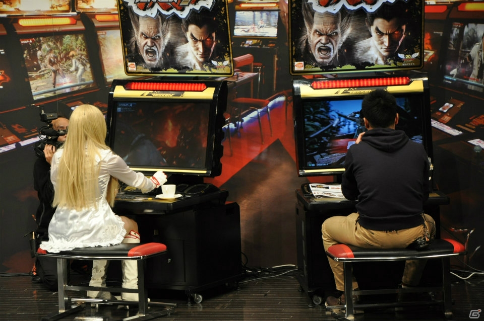 シャヒーンのコスプレをしたアメザリの平井さんが登場！？「鉄拳20周年プロモーションイベント第三弾」の模様をレポートの画像8