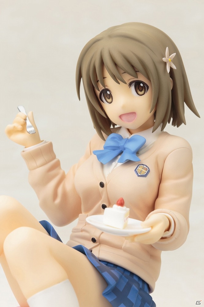 「アイドルマスター シンデレラガールズ」お菓子が大好きな“三村かな子”の1/8スケールフィギュアが2015年9月に発売！の画像2