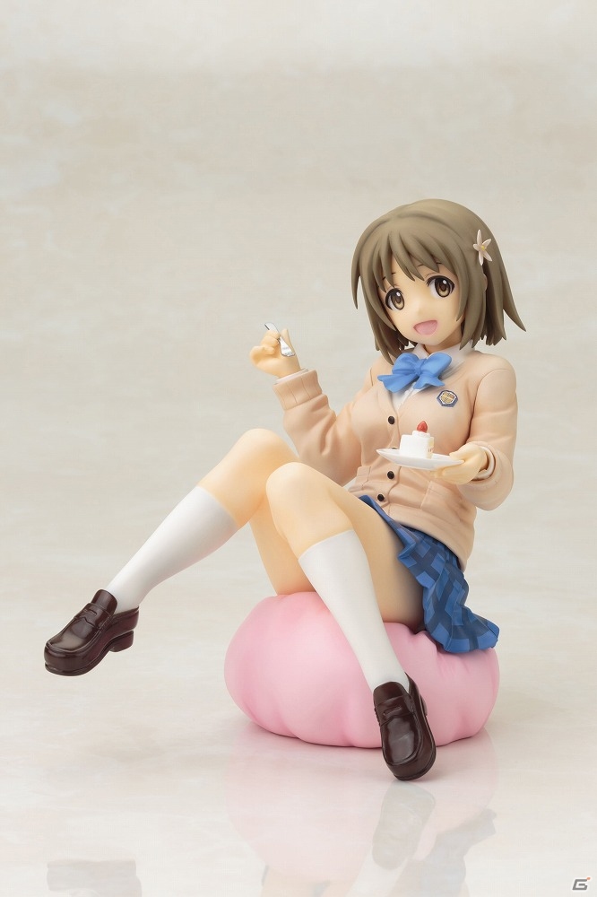 「アイドルマスター シンデレラガールズ」お菓子が大好きな“三村かな子”の1/8スケールフィギュアが2015年9月に発売！の画像3
