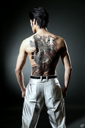 舞台 龍が如く 滝川英治さん演じる桐生一馬の 応龍の刺青 が公開 公演衣装をまとったキャストによるweb限定コマーシャルムービーにも注目の画像一覧 ゲーム情報サイト Gamer