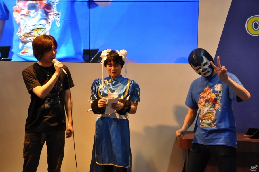 【ニコニコ超会議2015】「ストリートファイター」超チャレンジステージをレポート―来場者たちとのガチなエキシビジョンマッチの模様を紹介！の画像4