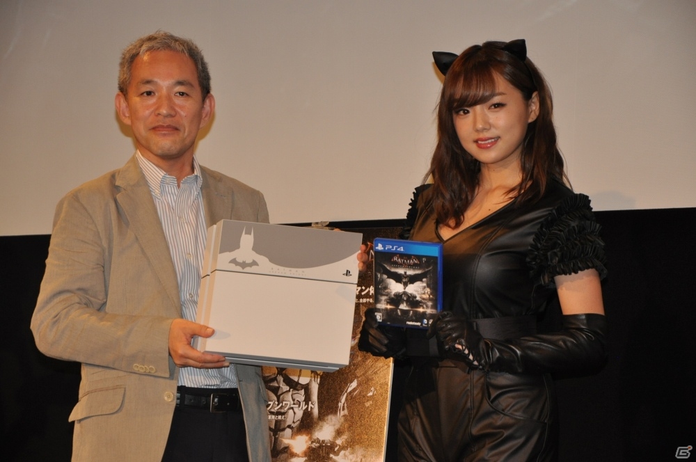 PS4「バットマン：アーカム・ナイト」発売記念イベントをレポート―篠崎愛さんがキャットウーマンのセクシー衣装に身を包んだ！の画像15