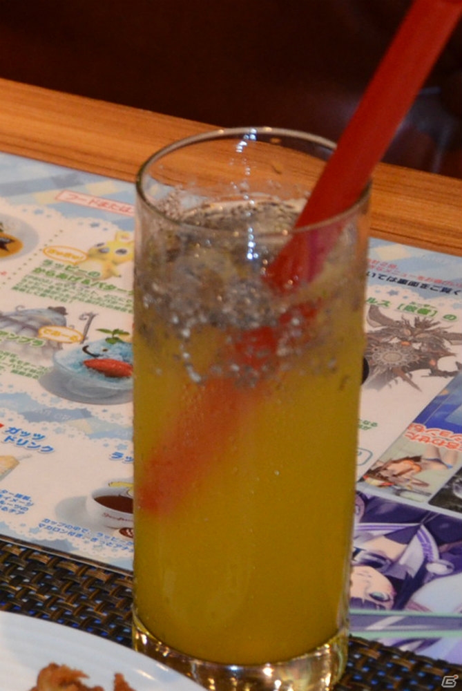 「ファンタシースターオンライン2」と「スイーツパラダイス」によるコラボカフェ「PSO2アークスカフェ」の発表会をレポートの画像27
