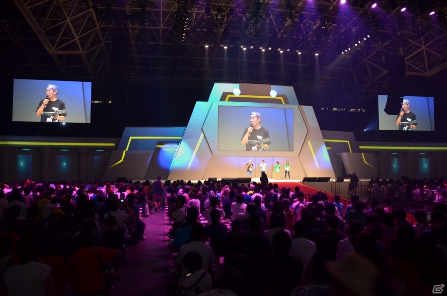 「モンストフェスティバル2015」小林祐介さんやLynnさんら出演キャストも駆け付けたエンタメステージ「モンストアニメニュース」をレポートの画像1