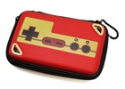懐かしいコントローラ風デザインの「New3DS LL用 レトロフェイスおしらせポーチ」が8月12日に発売―収納したままお知らせランプが確認可能