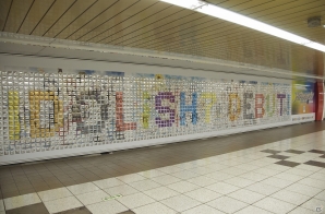 iOS/Android「アイドリッシュセブン」新宿駅構内“メトロプロムナード”にて限定缶バッジが張り付けられた全長約15メートルのポスターが掲示！の画像10