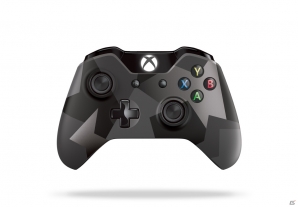 シルバー/ブラックの迷彩パターンを施した「Xbox One ワイヤレス コントローラー（コバート フォーセス）」が9月17日に発売の画像1
