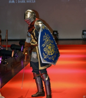 「DARK SOULS III」先行体験レビュー！上級騎士やアルトリウスなど12名のコスプレイヤーを集めたファッションショーのレポートもの画像20
