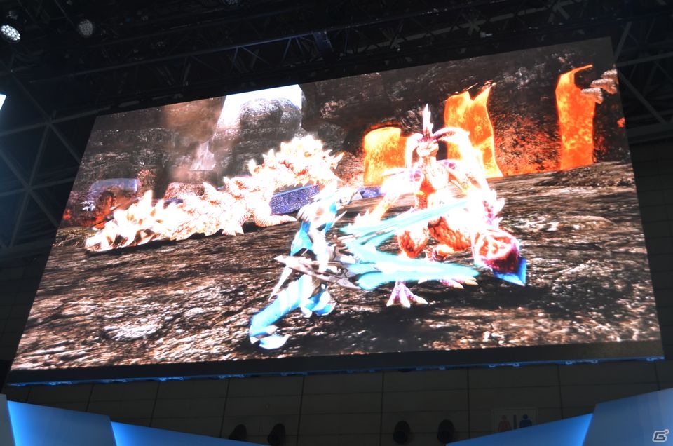 【TGS 2015】PS4版「ファンタシースターオンライン2」のコンセプトは“もっとドラマティックに！”―なすなかにしのプレイも披露されたステージをレポートの画像9