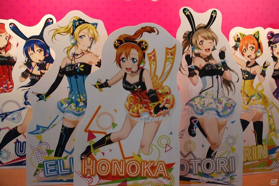 【TGS 2015】巨大ステージで「スクフェス」を9人同時にプレイ！アニメさながらのファイトステージで「ヴァンガードG」が遊べる「ブシロード」ブースをレポートの画像4