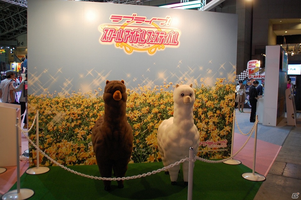 【TGS 2015】巨大ステージで「スクフェス」を9人同時にプレイ！アニメさながらのファイトステージで「ヴァンガードG」が遊べる「ブシロード」ブースをレポートの画像5
