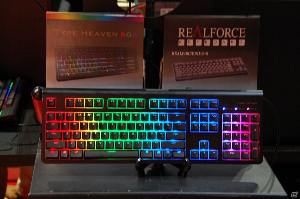【TGS 2015】キーボードからゲーミングチェアまで多種多彩な周辺機器を試せる「ゲームデバイスコーナー」をレポートの画像1