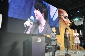 【TGS 2015】小林裕介さんから名前入り直筆サインが手渡し！体験版配信も発表された「アルスラーン戦記×無双」ステージの画像13