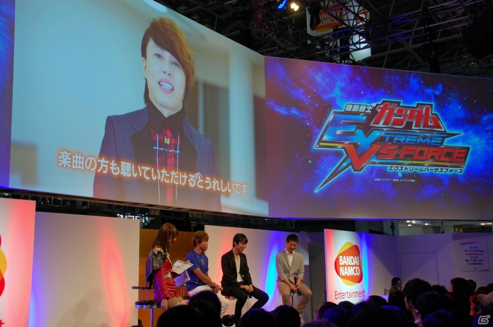 【TGS 2015】PS Vita「機動戦士ガンダム エクストリームバーサス フォース」古谷徹さんが実機プレイに挑戦！主題歌はT.M.Revolutionに決定の画像21