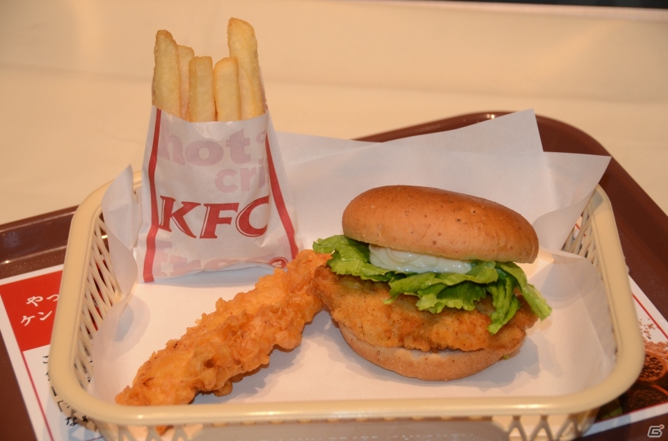 KFCのオリジナルチキンが食べ放題の「モンスターギア」コラボイベントが開催！中村Pと一緒にマルチプレイもの画像9