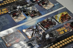 TCG「ガンダムクロスウォー」構築済みスターターデッキ「めぐりあい宇宙」「舞い降りる剣」が本日発売！両デッキの対戦をリプレイの画像12
