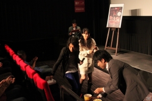 映画「コープスパーティー」舞台挨拶レポート―主題歌担当の今井麻美さん＆原作者の祁答院慎氏がポップコーン片手に観賞の画像8