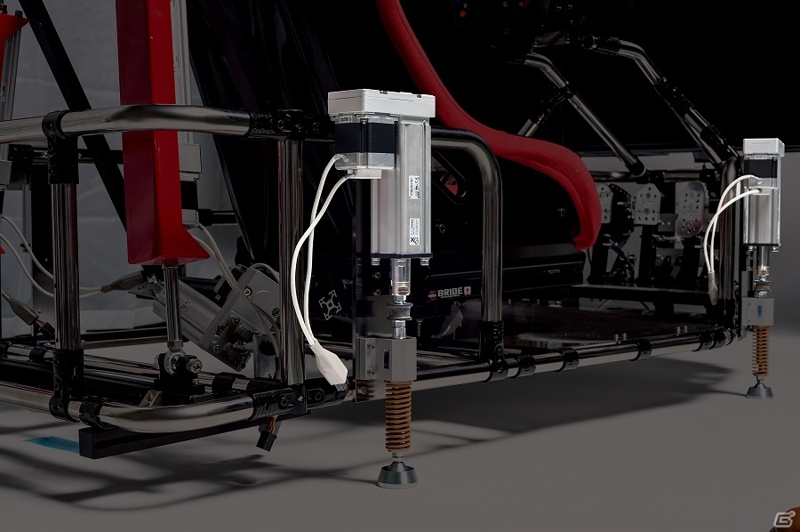 体験型シミュレーターのデモ体験プレイも実施！「第44回東京モーターショー2015」に「グランツーリスモ」協賛ブースが出展の画像2