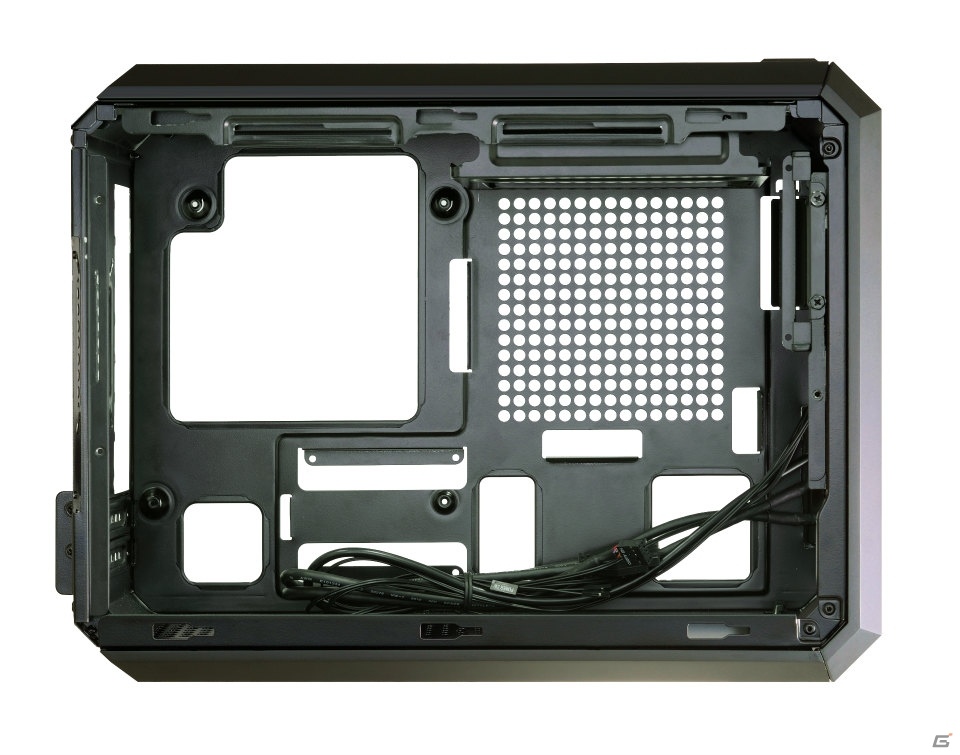 ハイエンドグラフィックボードや水冷システムにも対応するゲーミングPCケース「COUGAR QBX KAZE」が11月27日に発売の画像18