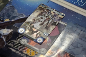 僕が編集部で一番ガンダムをうまく使えるんだ！TCG「ガンダムクロスウォー」第1弾ブースターのシールド戦をリプレイの画像16