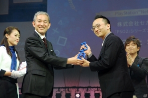 (中央右)酒井智史氏