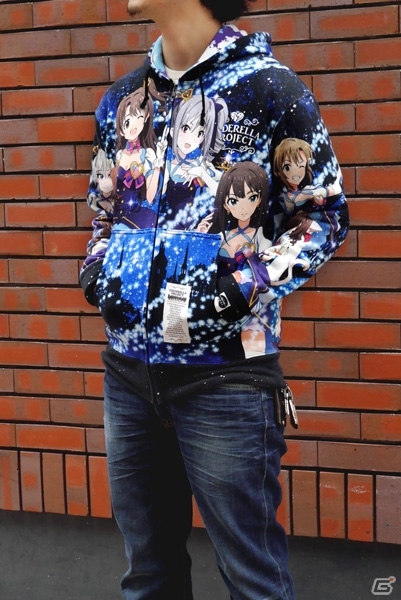 「アイドルマスター シンデレラガールズ」CPメンバー勢揃いのフルグラフィックパーカーが登場！リバーシブルメッセンジャーバッグもチェックの画像11